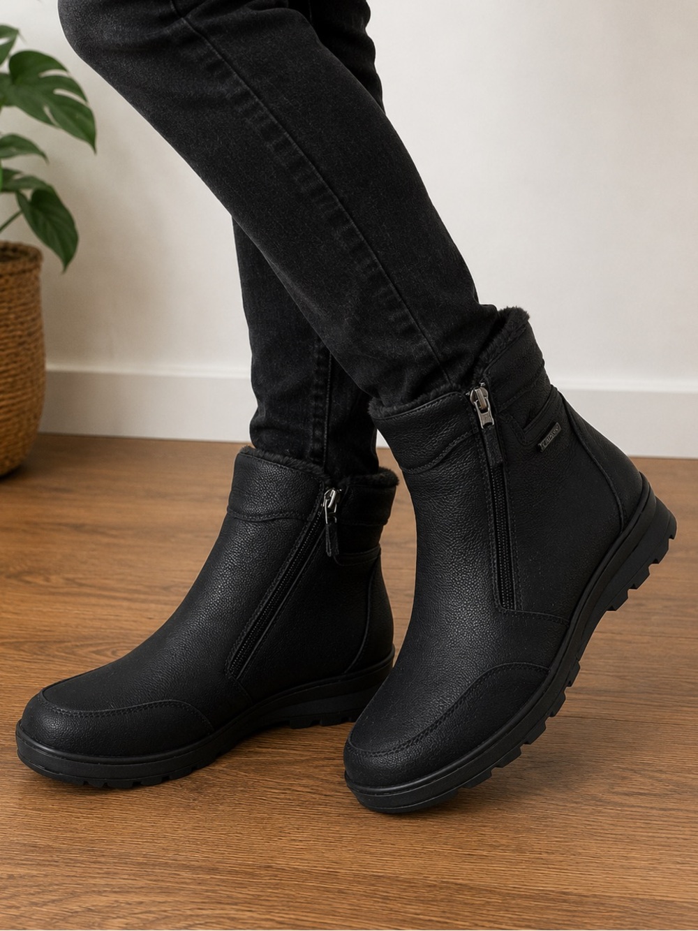 Thinsulate Black Winter Ankle Boots Women’s Size 6 Waterproof